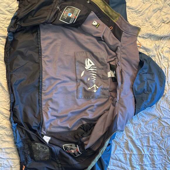 Descente North America Men's Ski Jacket - Picture 1 of 9